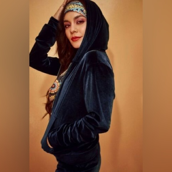 NWT Fabletics Donna Velour Hoodie - Deep Navy - Picture 3 of 7